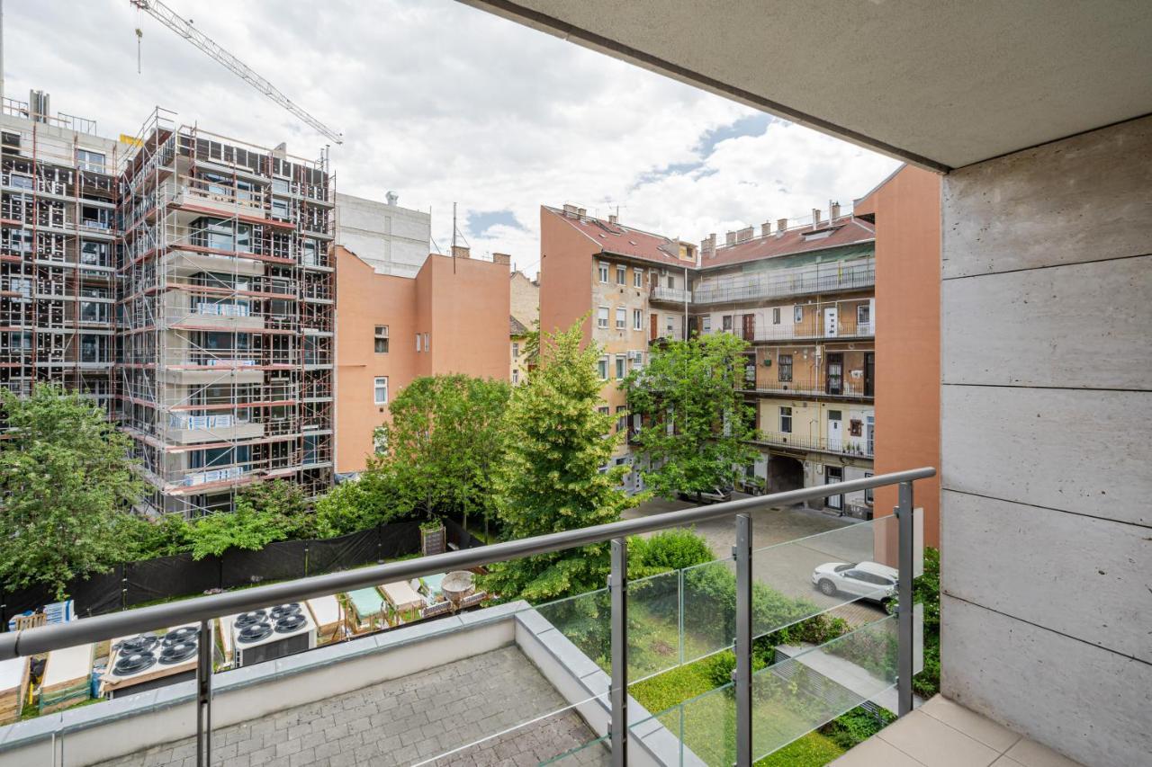 White Cascade Realty Apartment Budapest Bagian luar foto
