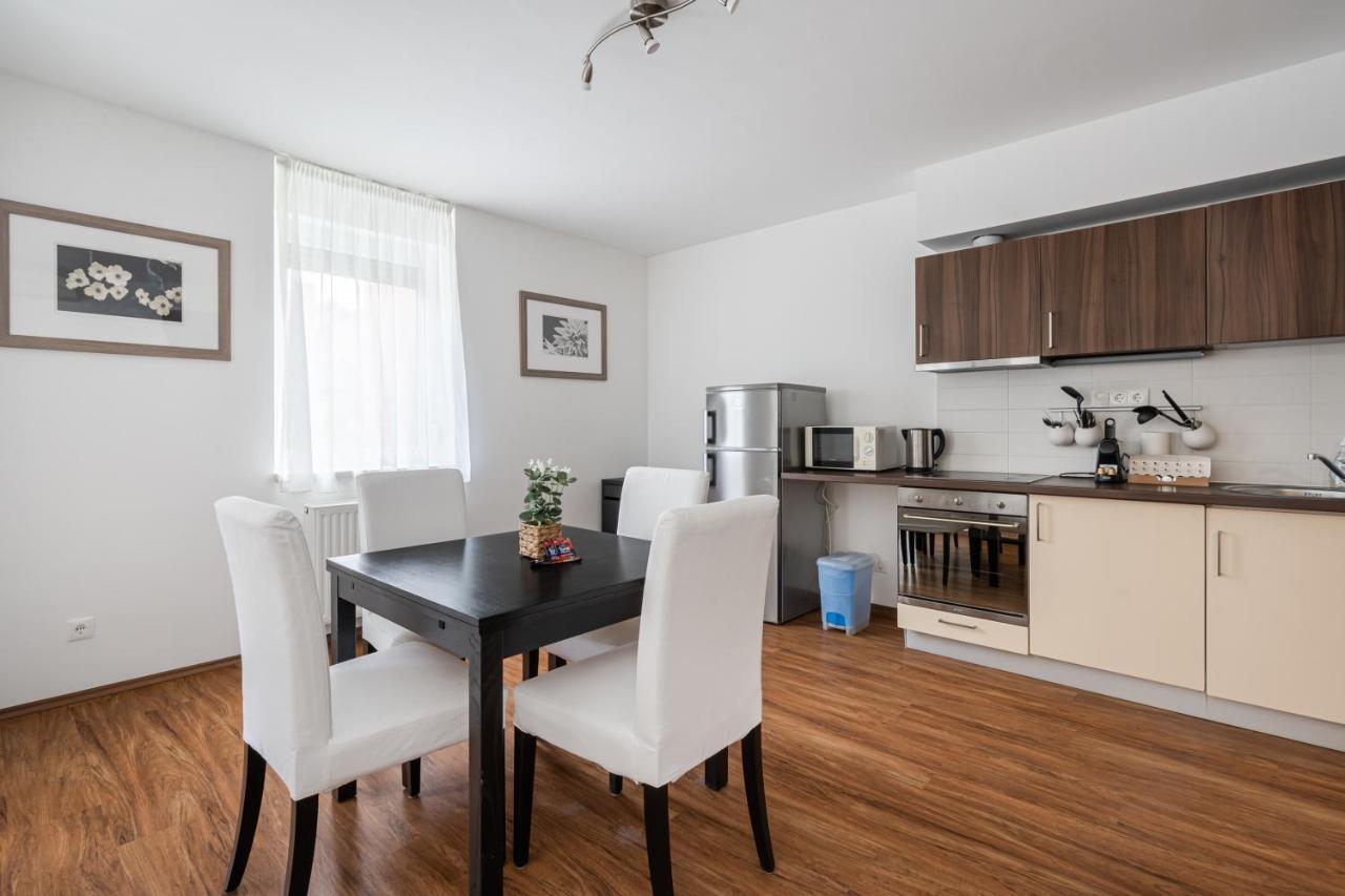 White Cascade Realty Apartment Budapest Bagian luar foto
