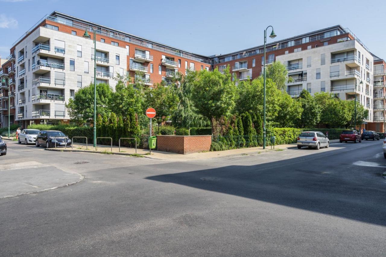 White Cascade Realty Apartment Budapest Bagian luar foto