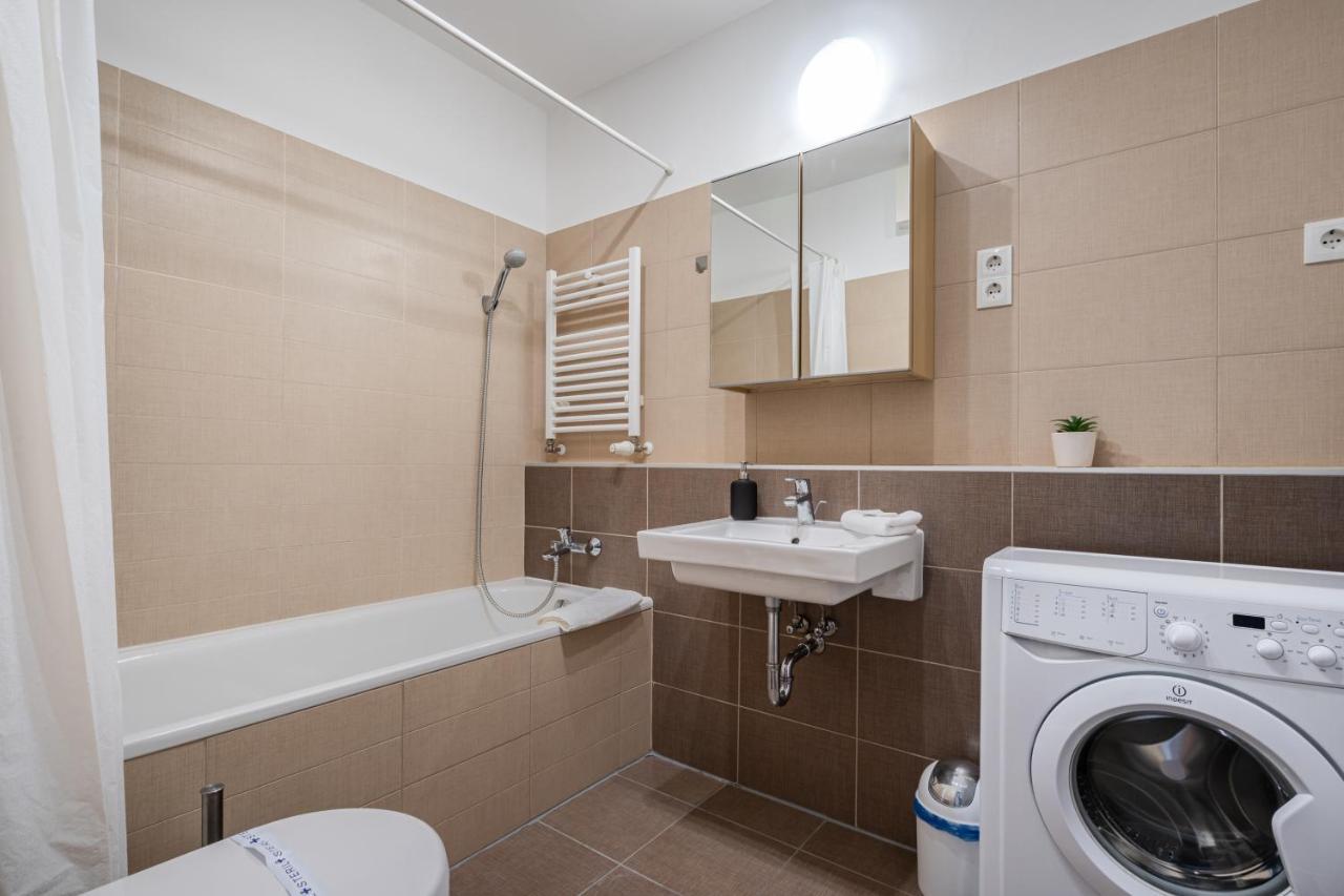 White Cascade Realty Apartment Budapest Bagian luar foto